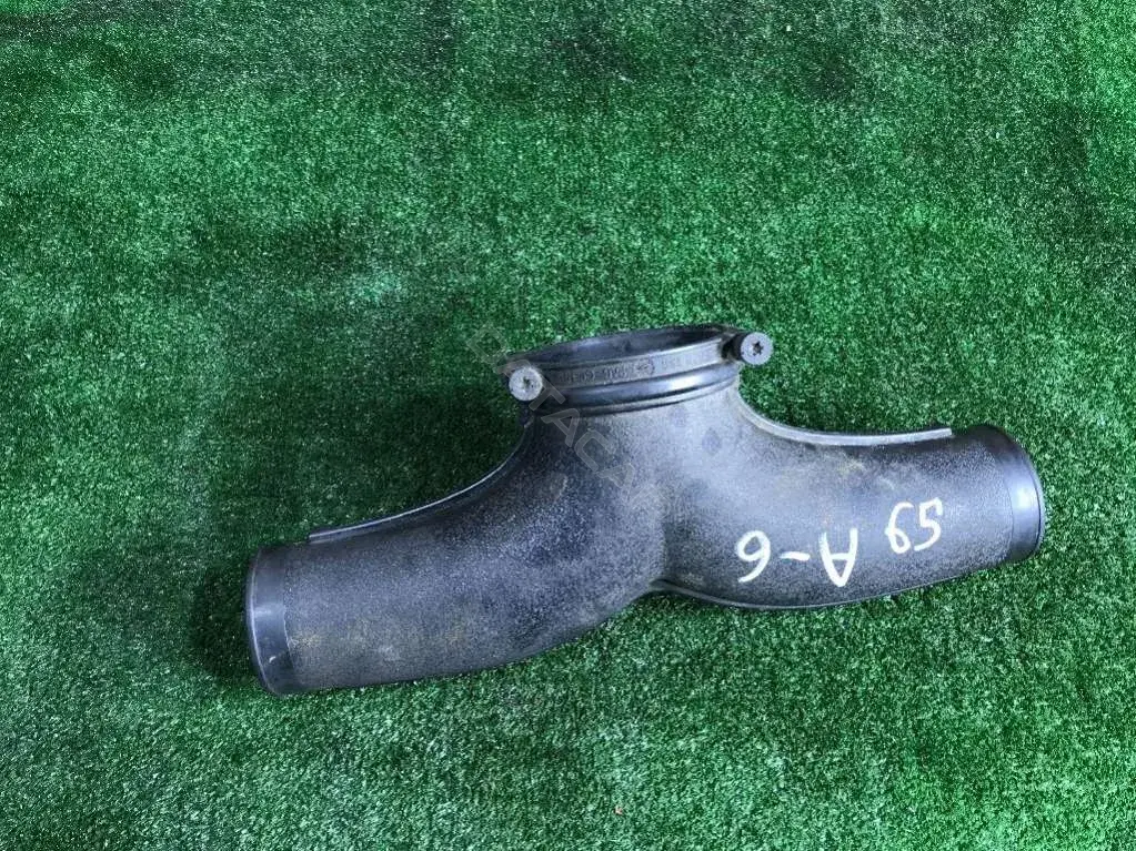 Патрубок воздушный 7L5129760