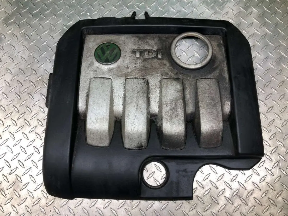 Декоративная крышка двигателя 03G103925AN, 03G103925BR