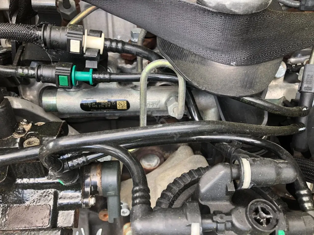 Топливная рейка 0445214019