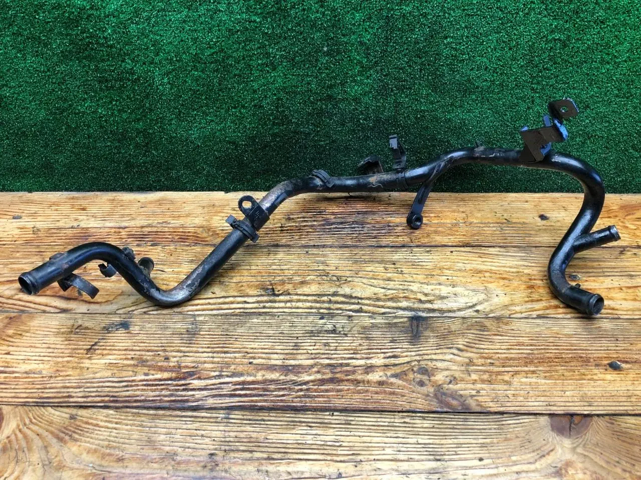 Патрубки системы охлаждения 97VW8274DA