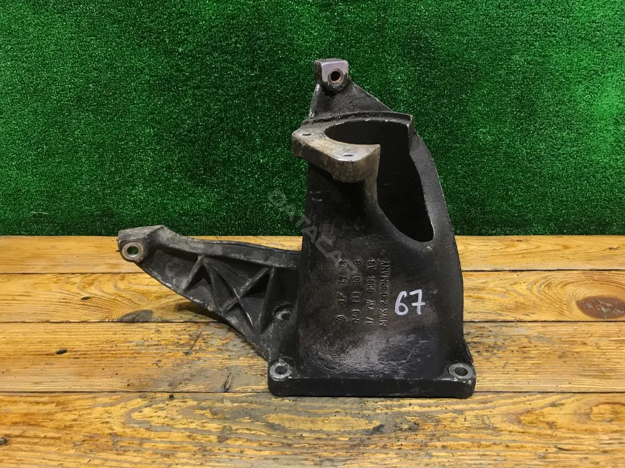 Кронштейн полуоси 7M0199207B, 97VW6061AB