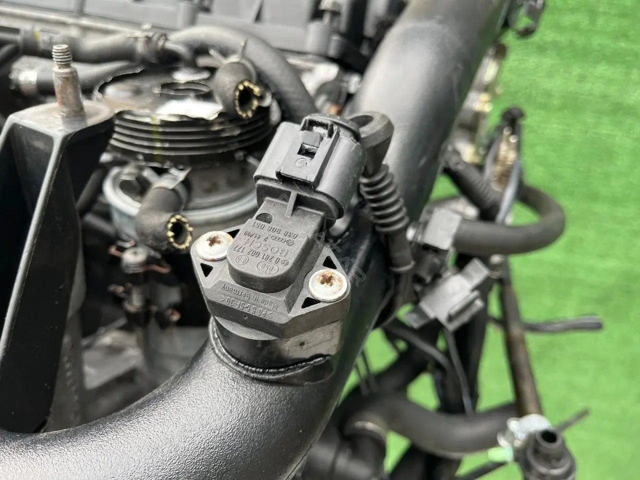 Датчик давления воздуха 0281002177, 038906051