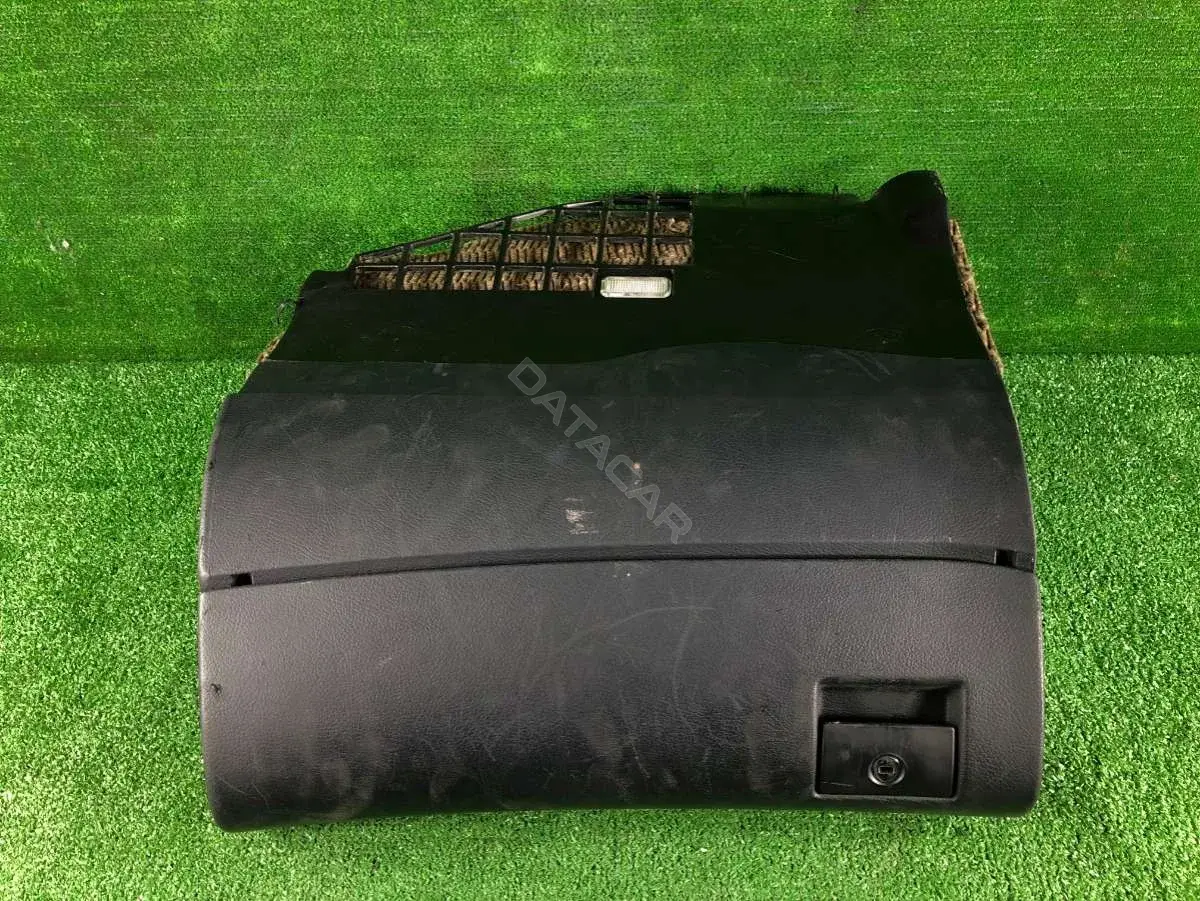 Бардачок 8D1857035D