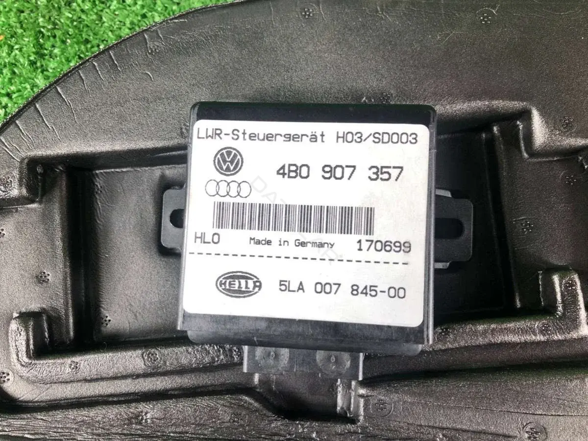 Блок управления светом 4B0907357, 5LA00784500, 8D0035729A