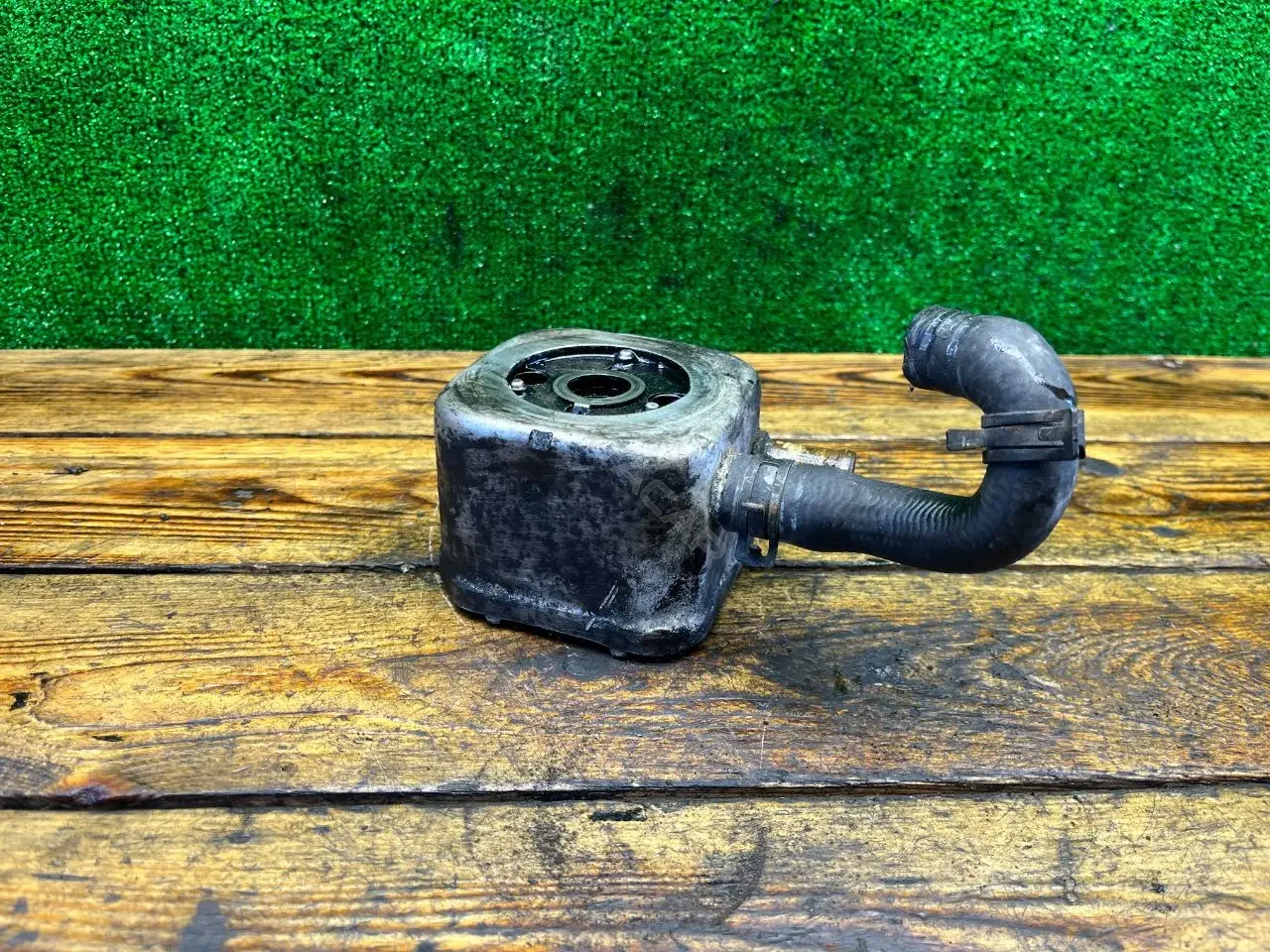 Масляный радиатор двигателя 113475201