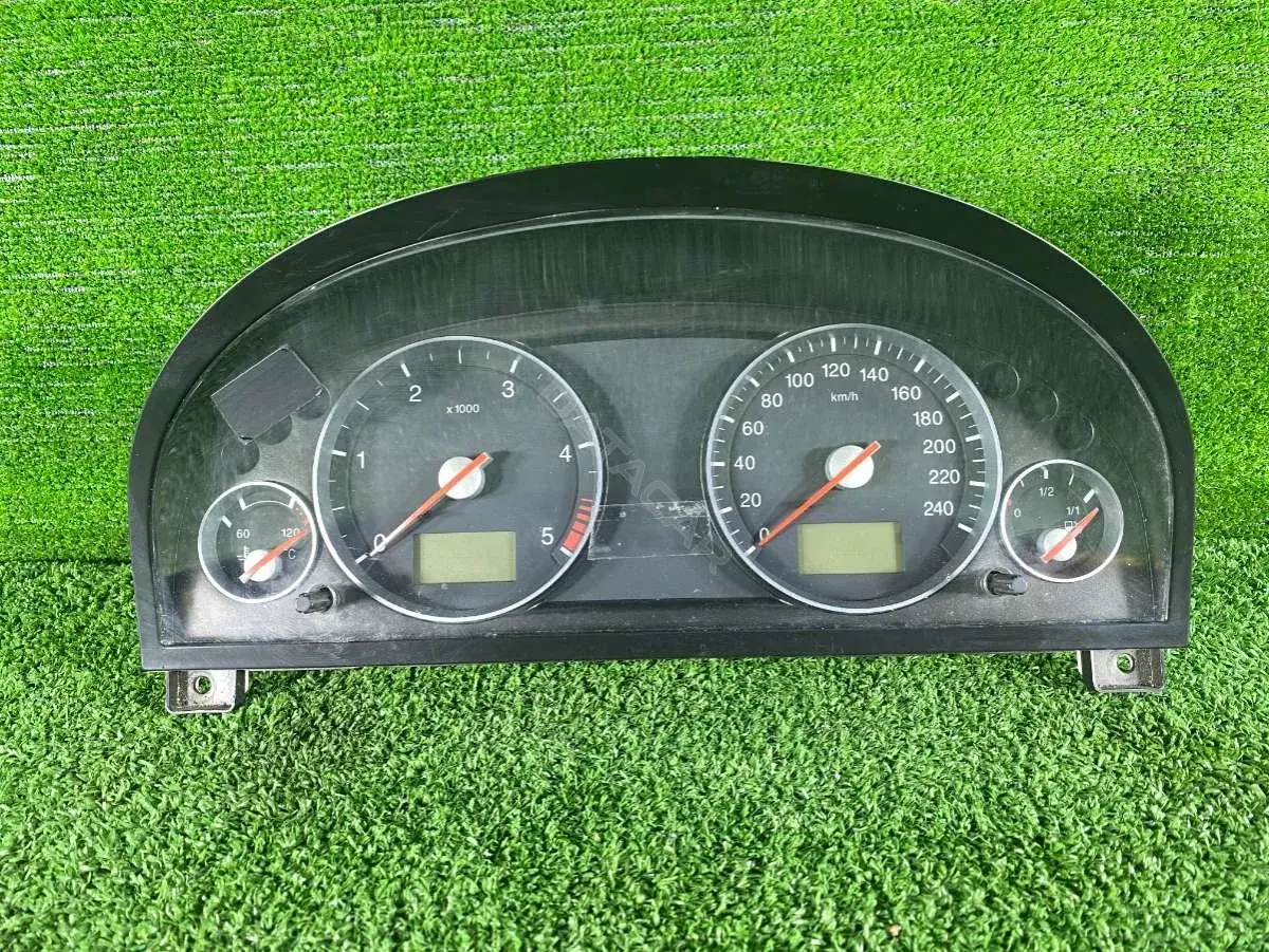 Панель приборов 3S7F10841