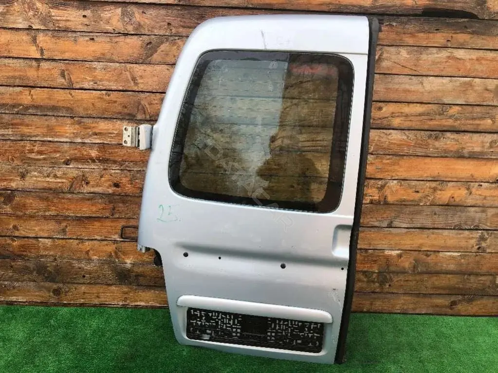 Уплотнитель двери 55717955