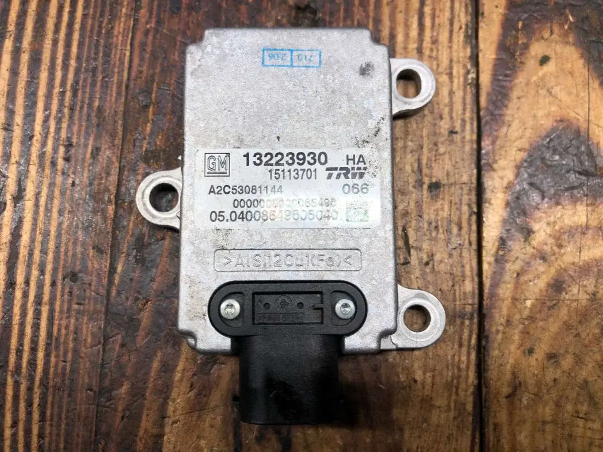 Датчик ускорения 13223930, 15113701, A2C53081144