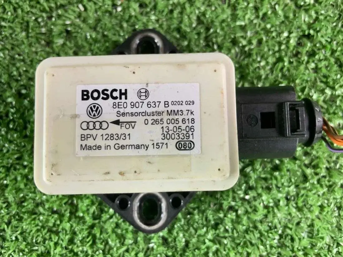 Датчик ускорения 0265005618, 8E0907637