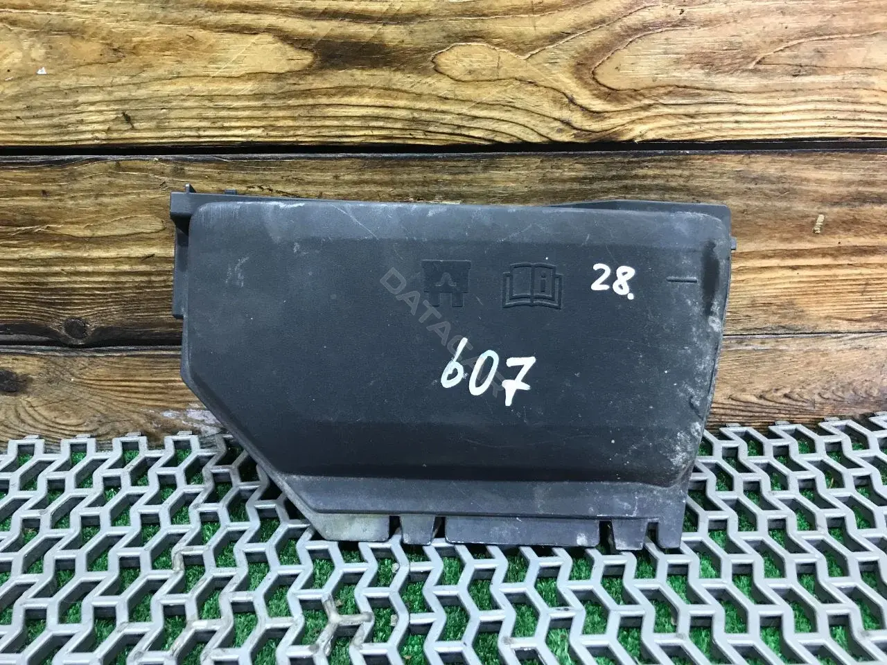Крышка блока предохранителей 6G9T14A076AD
