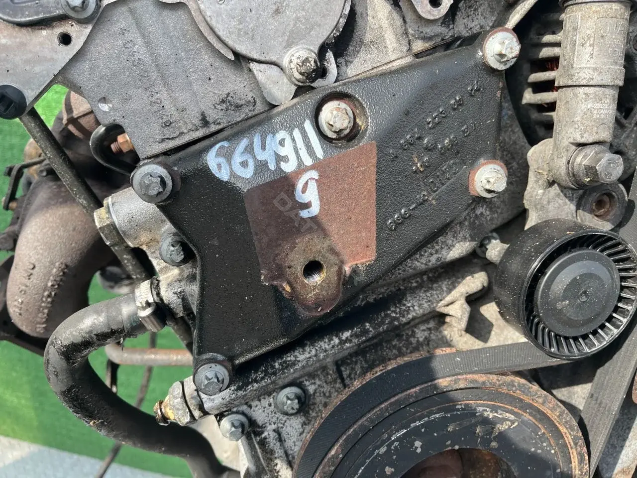 Кронштейн двигателя A6642230004