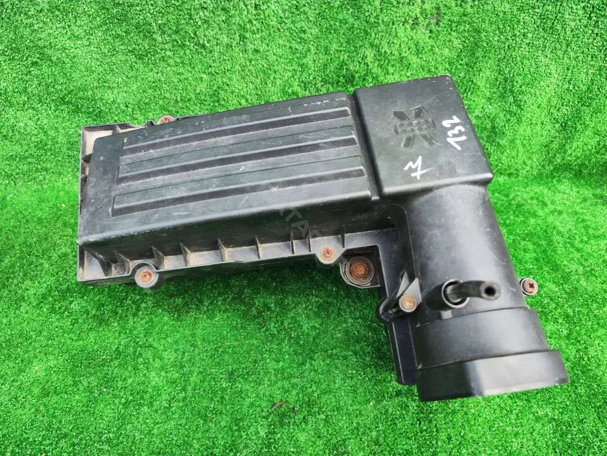 Корпус воздушного фильтра 3C0129607AB, 4615185942, ZSB4615185938