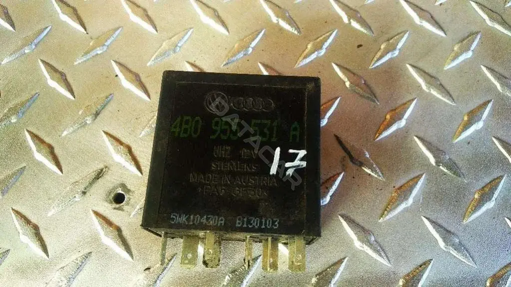 Реле стеклоочистителя 4B0955531A