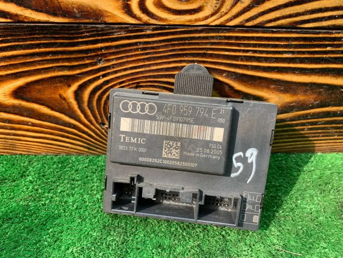 Блок управления двери 4F0959794E