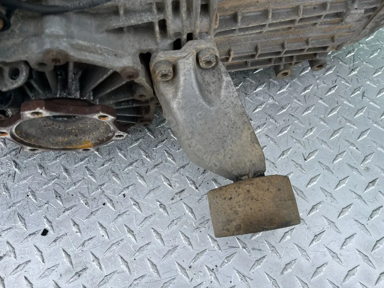 Кронштейн КПП D80399113AB