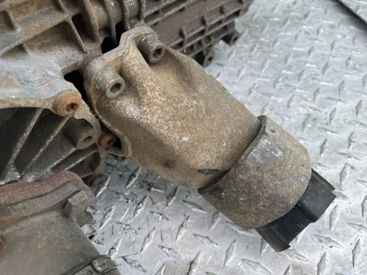 Кронштейн КПП 8D0399113AB