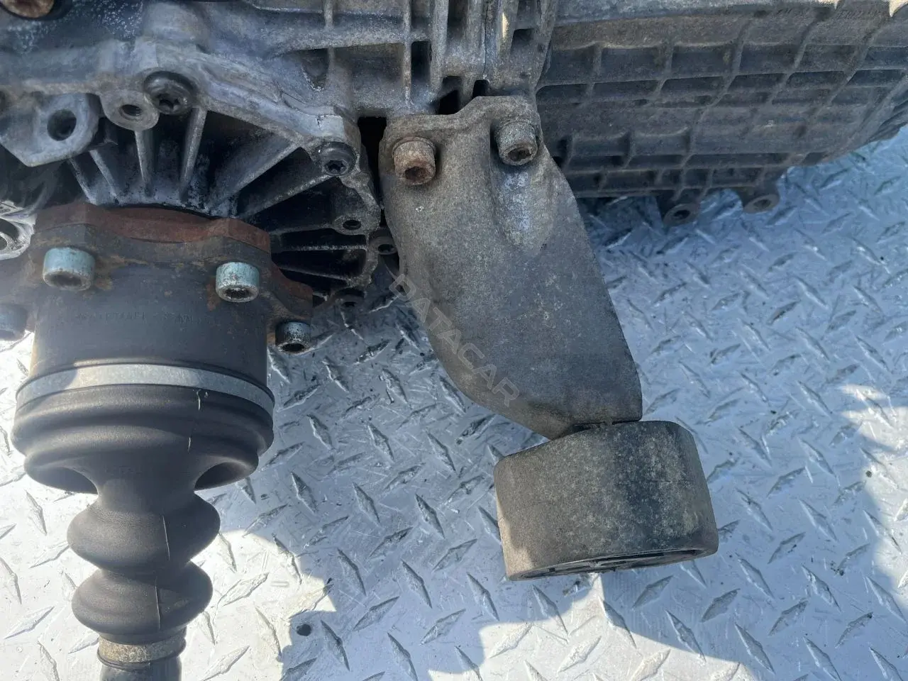 Кронштейн КПП 8D0399113AB