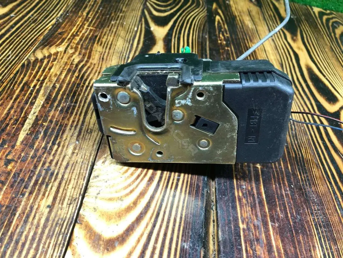 Замок двери 90507060