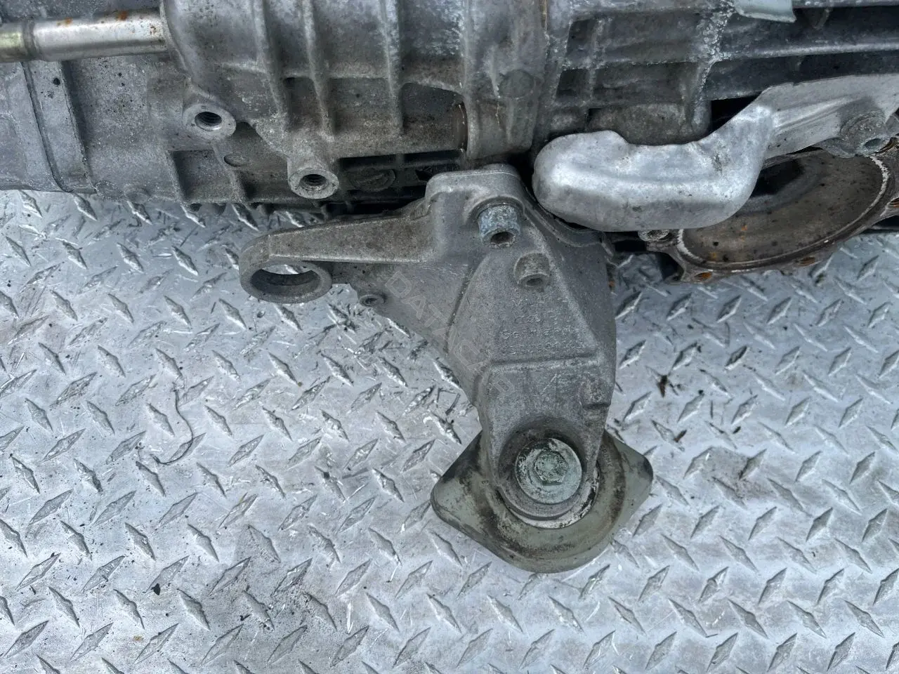 Кронштейн КПП 8D0399114S
