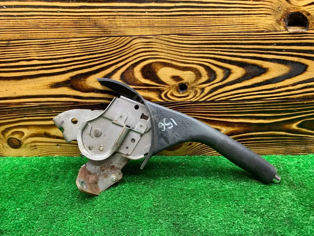 Рычаг ручного тормоза (ручника) 77729369