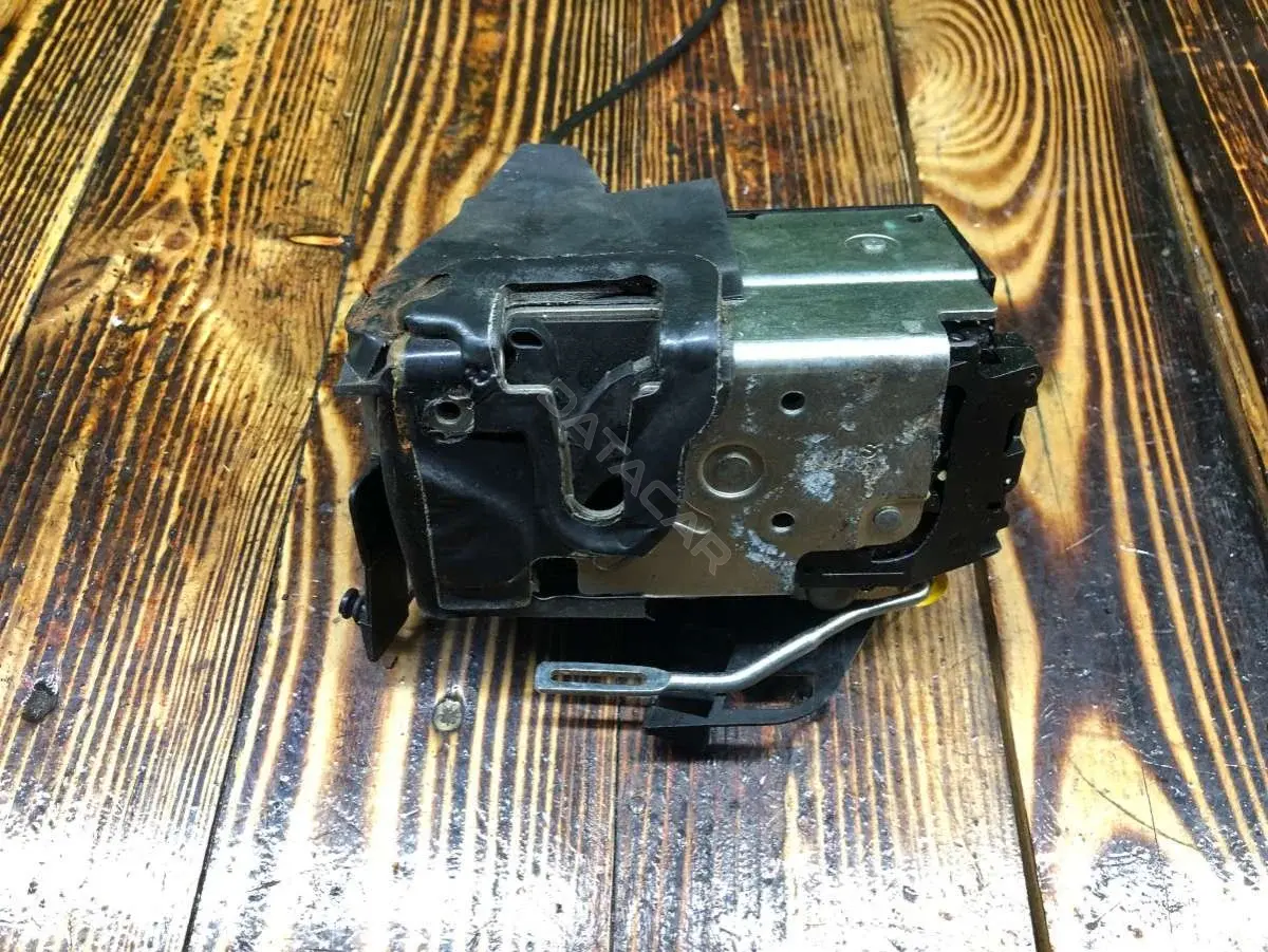 Замок двери 2S61A264A27B
