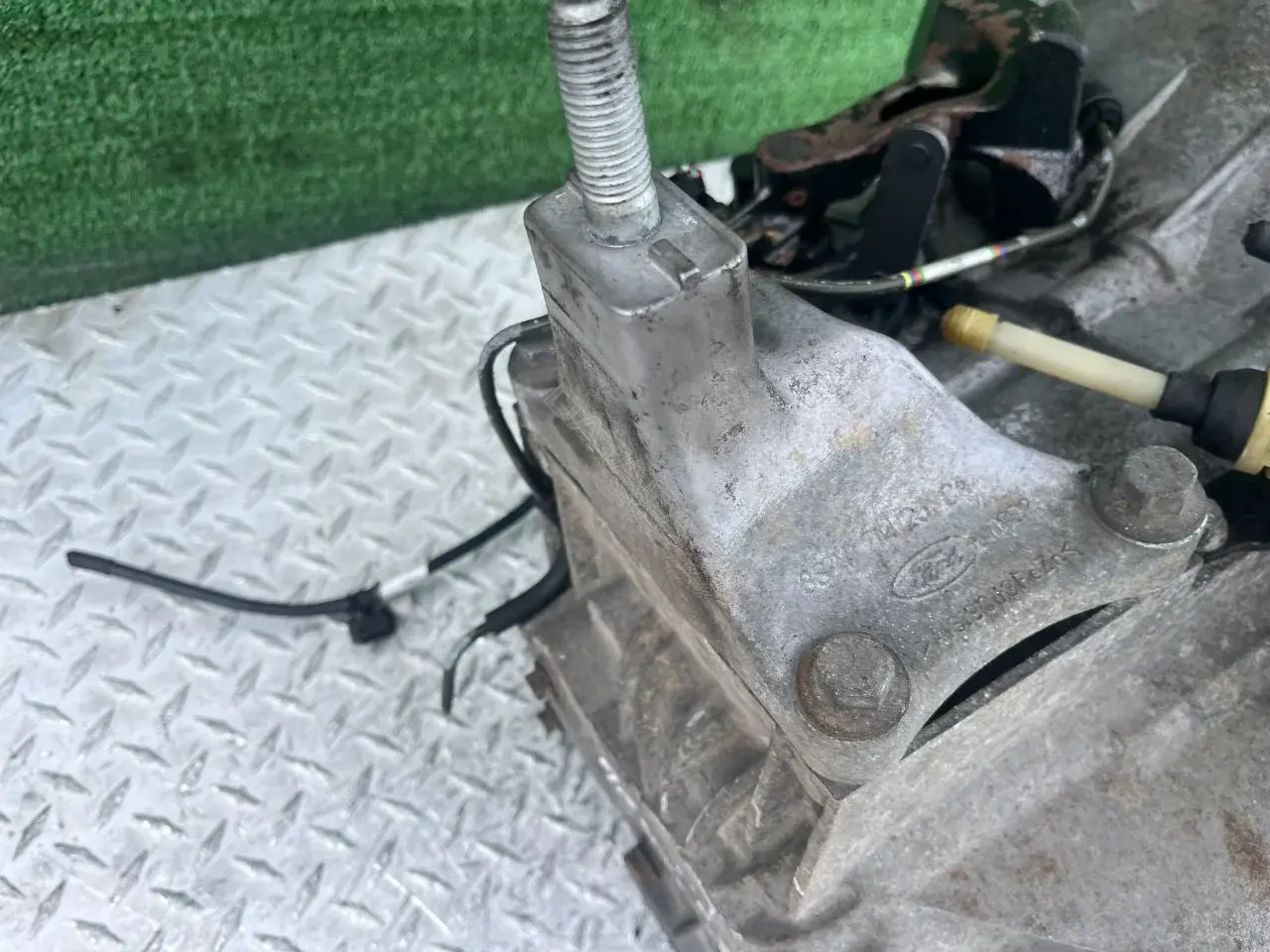 Кронштейн КПП 3S717M125CA
