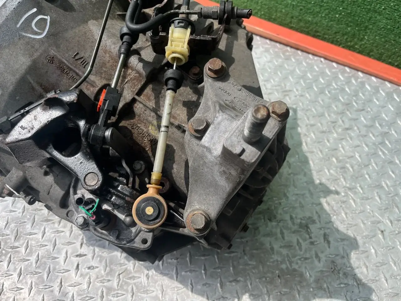 Кронштейн КПП 3S717M125CA