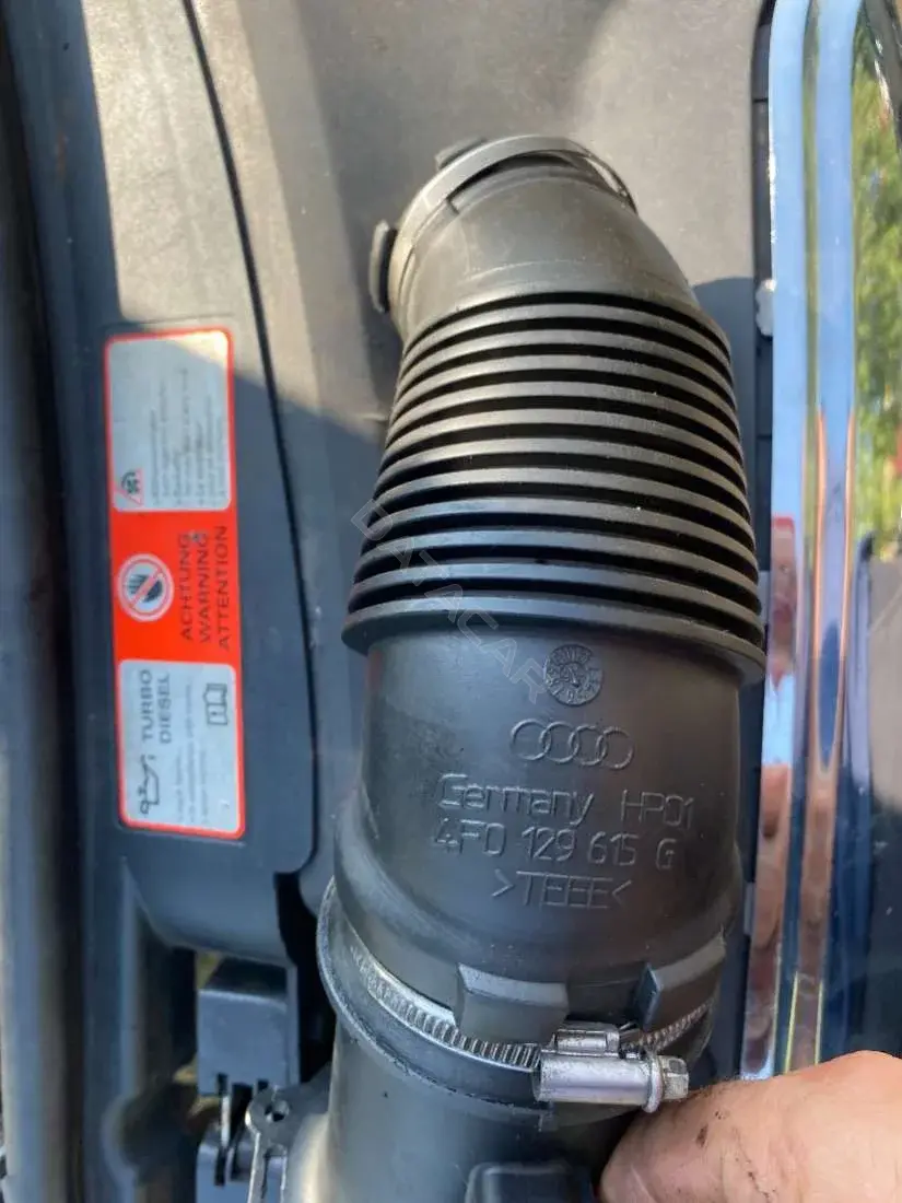 Патрубок воздушный 4F0129615