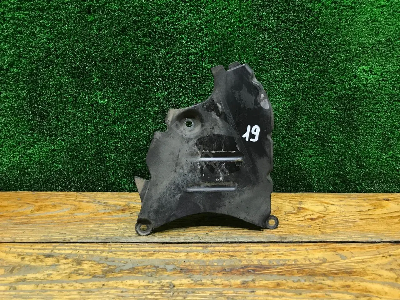 Защита (кожух) ремня ГРМ 045109147