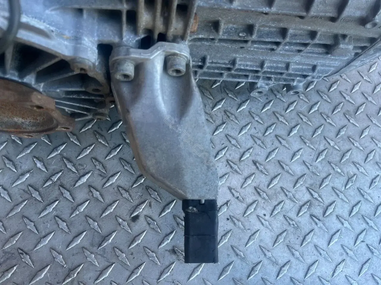 Кронштейн КПП 8D0399113AB
