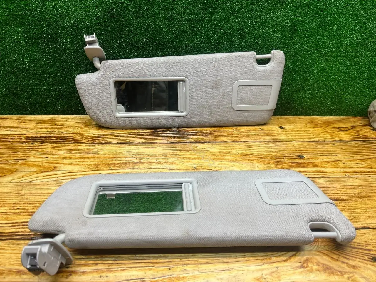 Козырек солнцезащитный 4F0857552