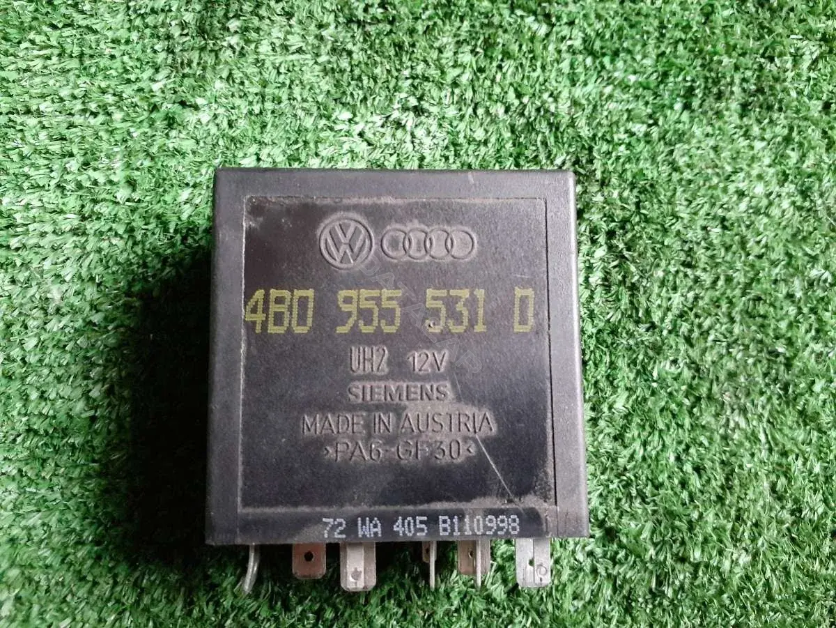 Реле стеклоочистителя 4B0955531D