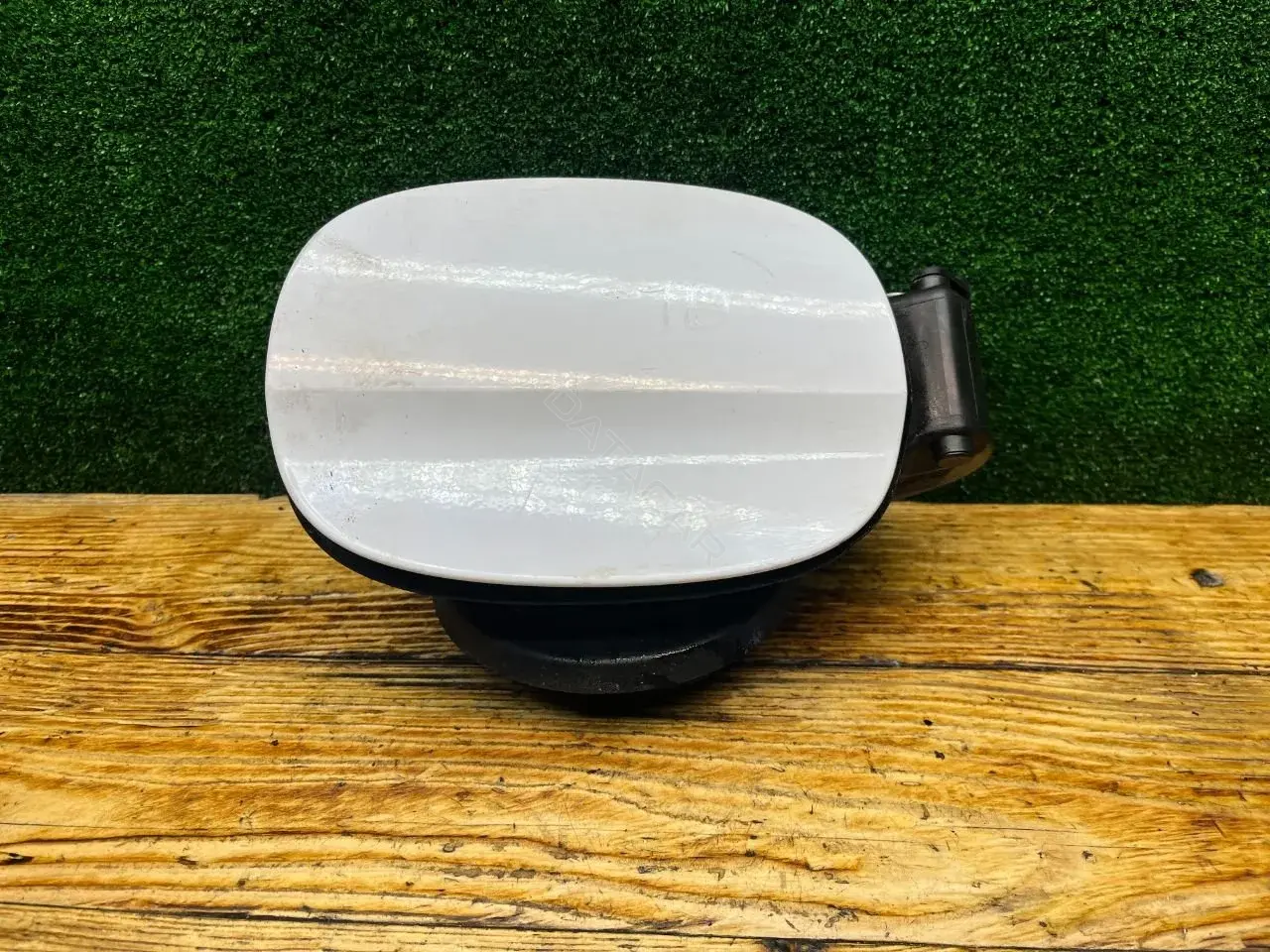 Крышка лючка топливного бака 6M21R405A02AA