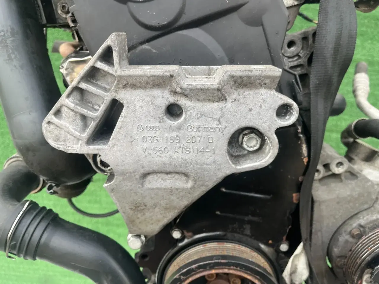 Кронштейн двигателя 03G199207G