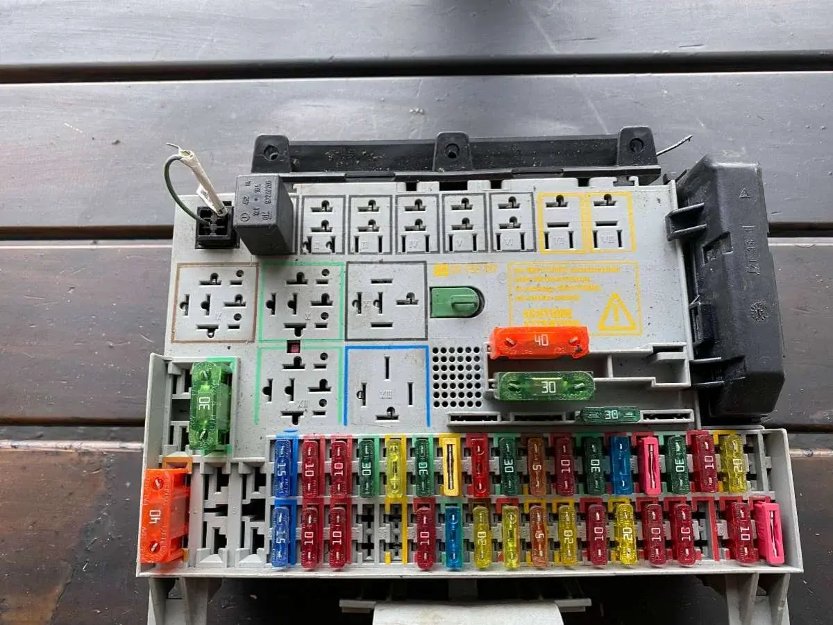 Блок предохранителей gm09152787, gm24412497, Gm24431677