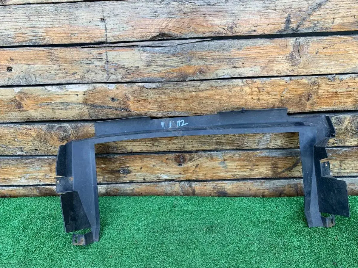 Дефлектор радиатора 8200386419