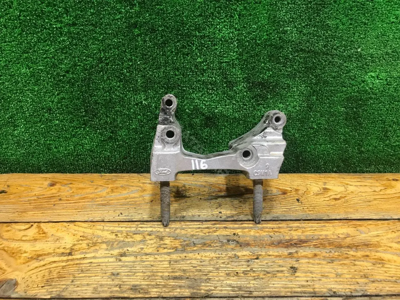Кронштейн двигателя XS4Q6030BC