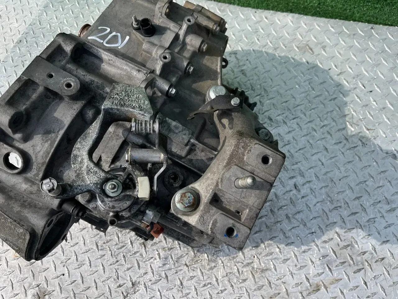 Кронштейн КПП 7M3399135A