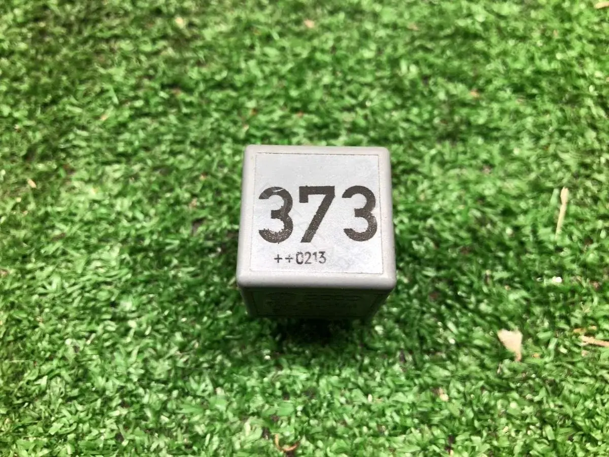 Реле вентилятора 373, 8D0951253A