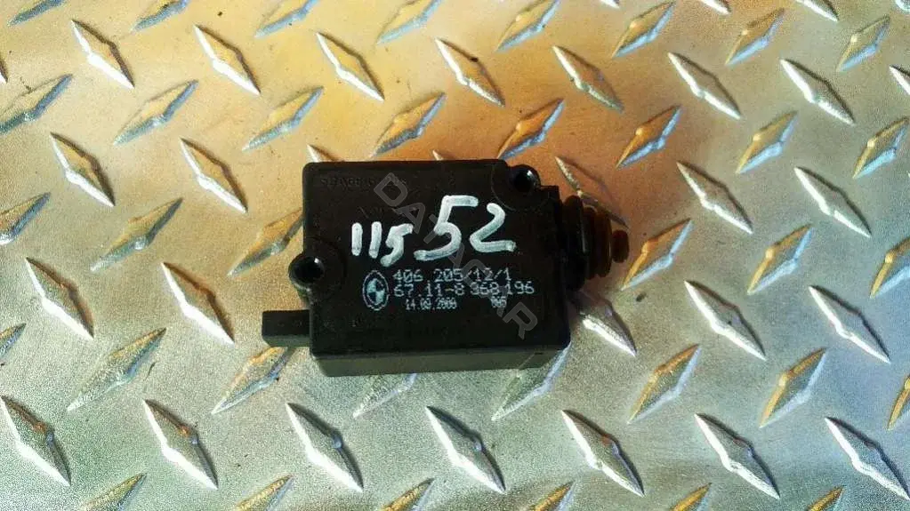 Активатор замка багажника 8368196