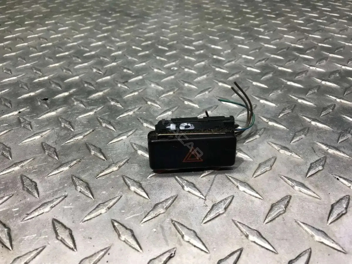 Кнопка аварийки 1378128