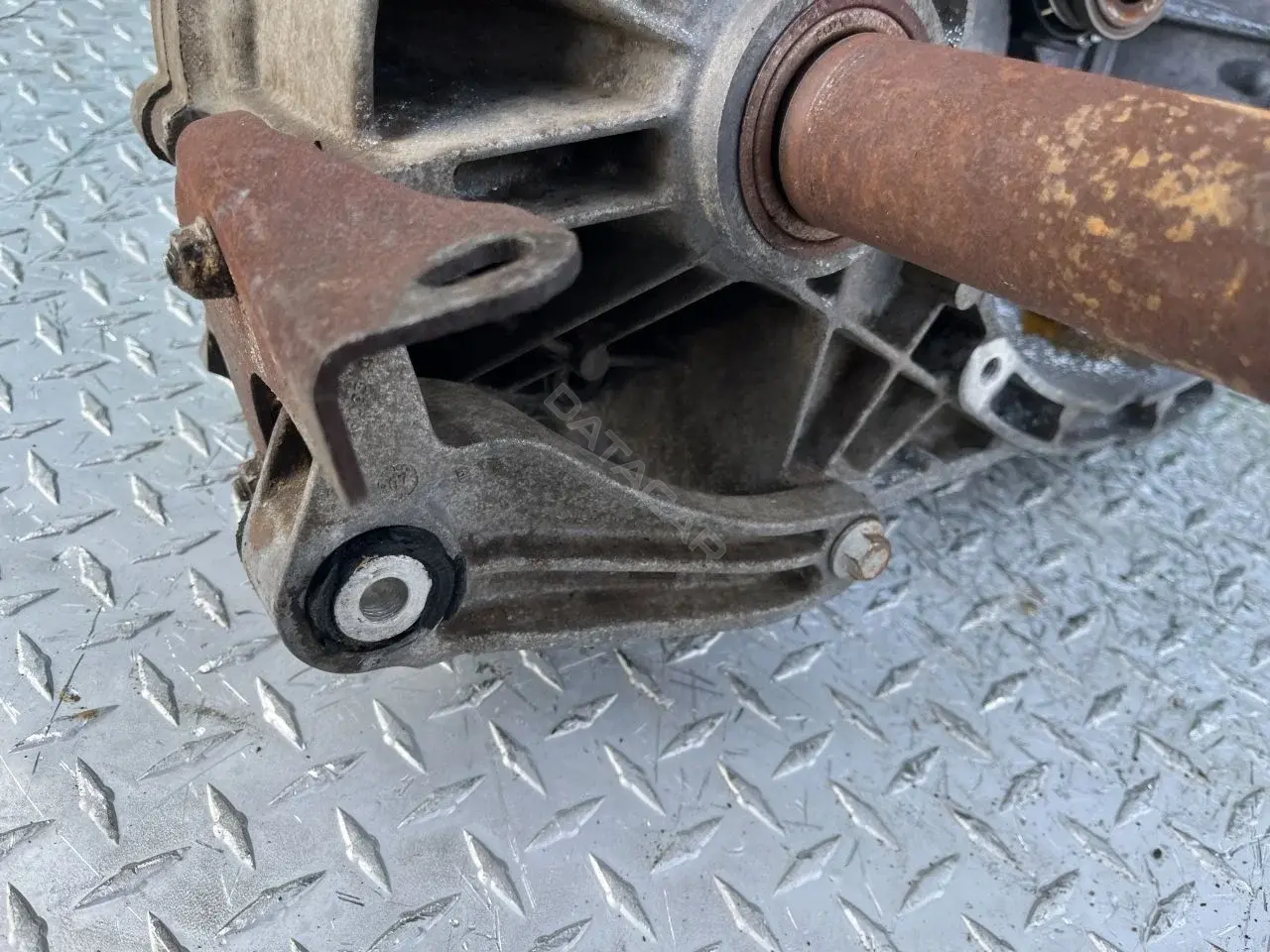 Кронштейн КПП 3M516P093AE