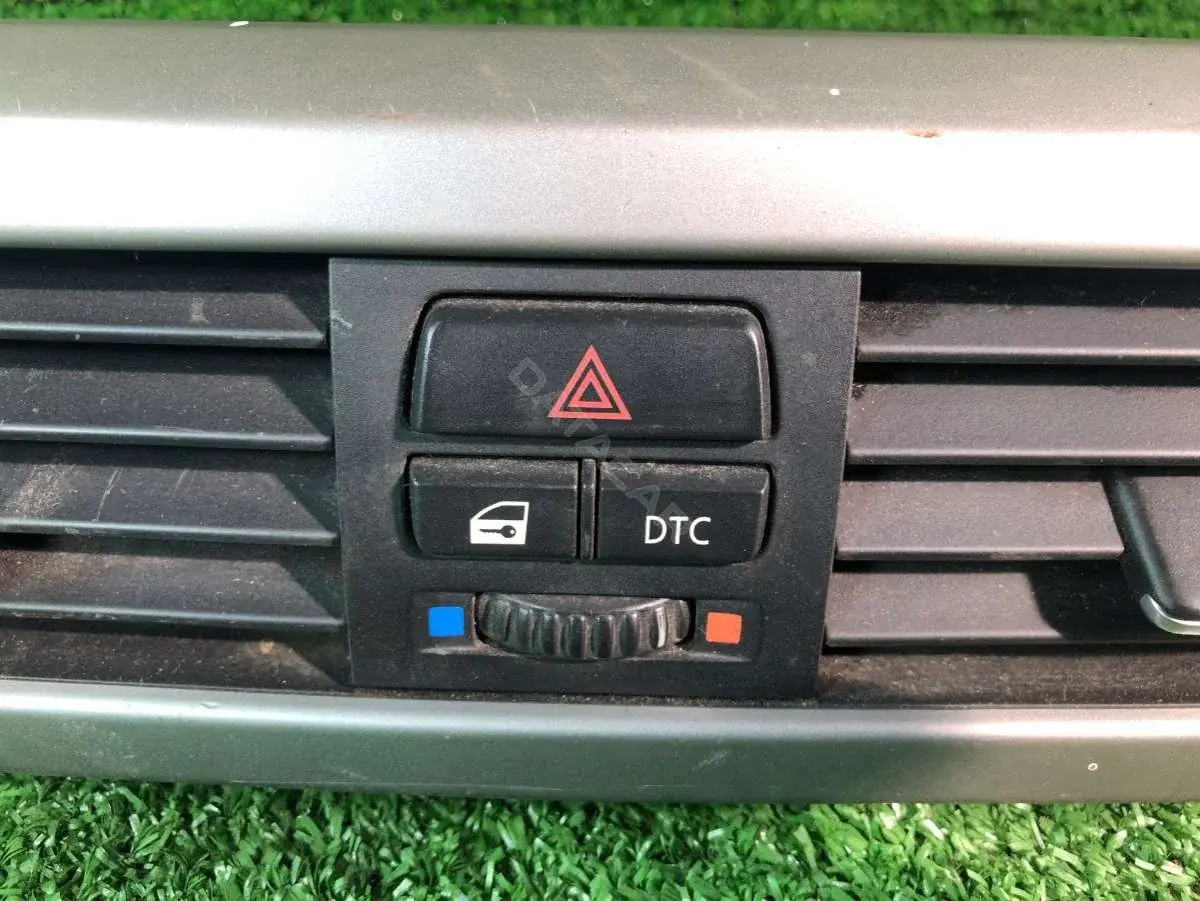 Кнопка аварийки 64055009