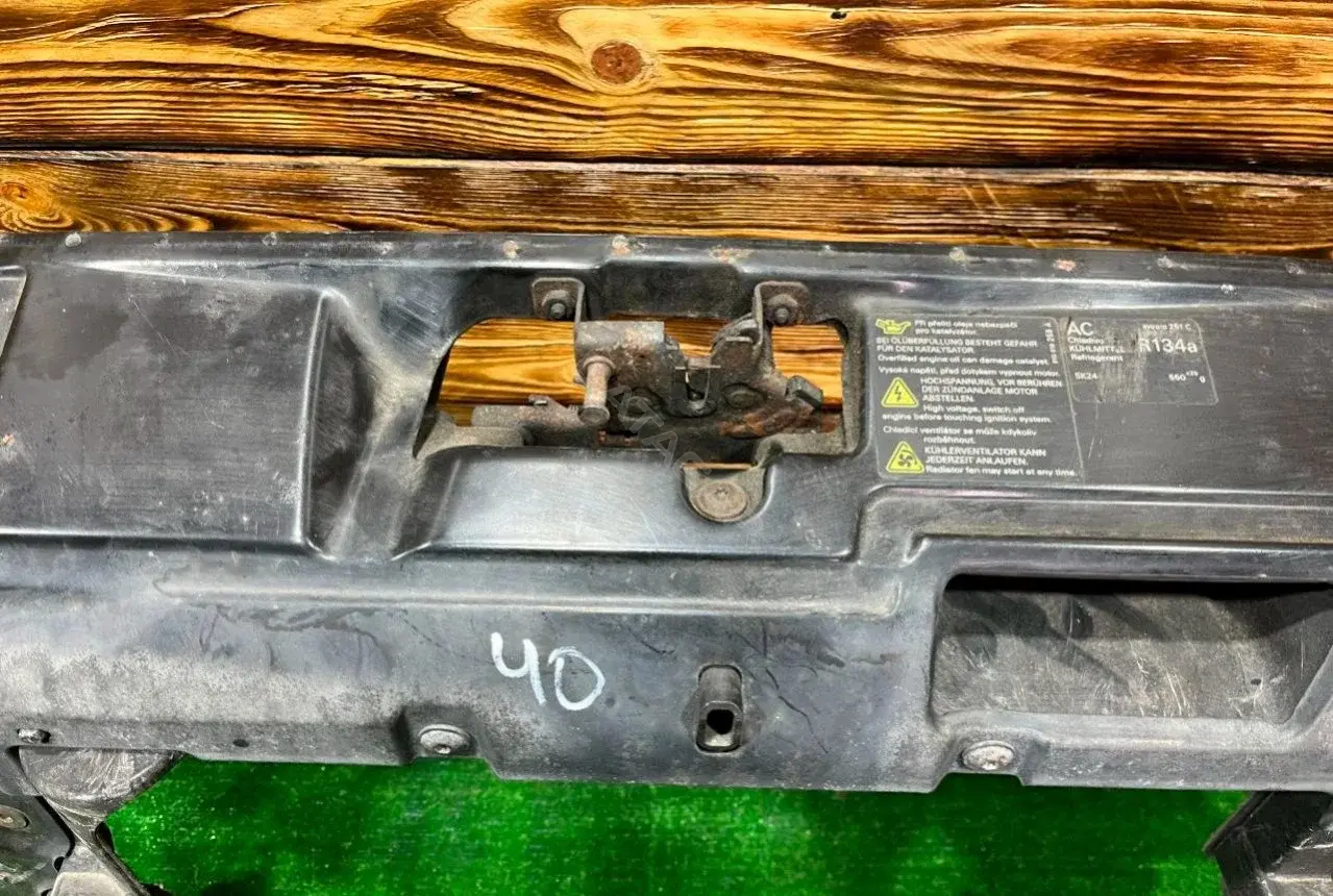 Замок капота 87105018