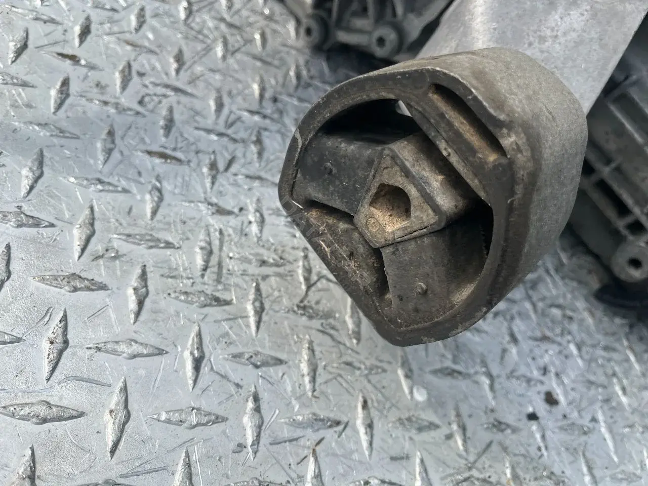 Подушка КПП 109985045