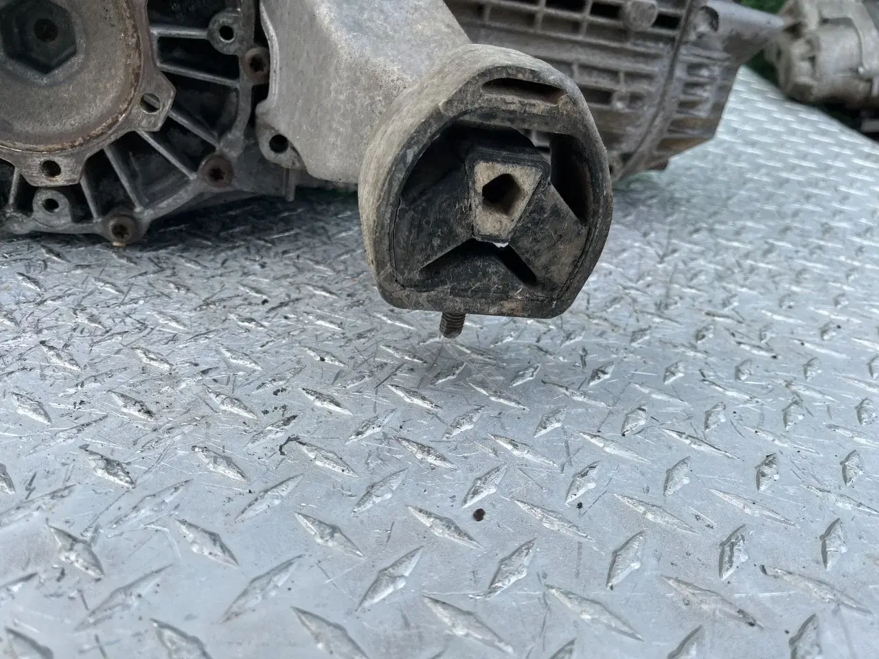 Подушка КПП 109988409