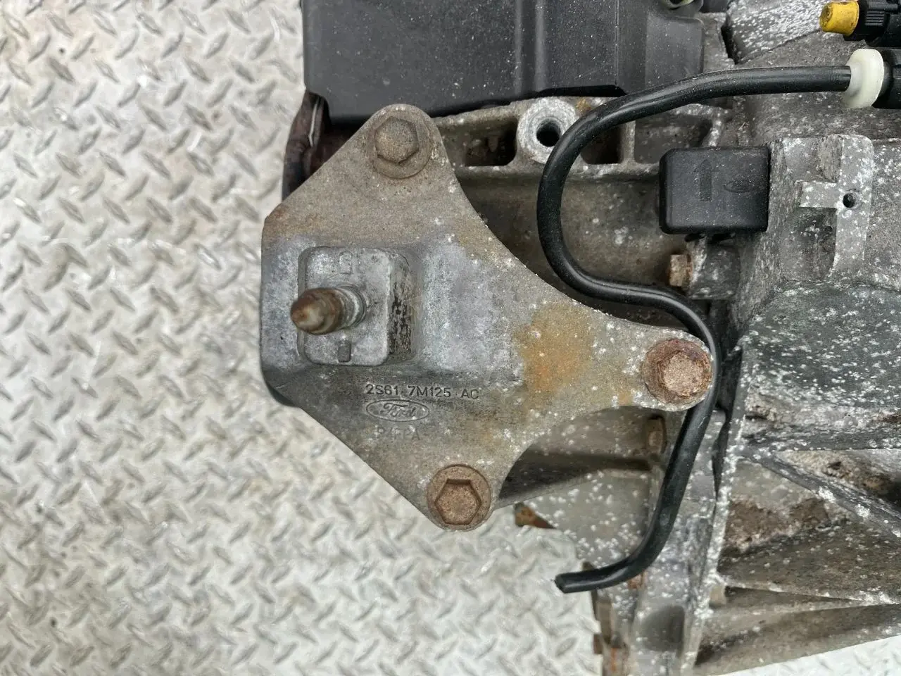 Кронштейн КПП 2S617M125AC