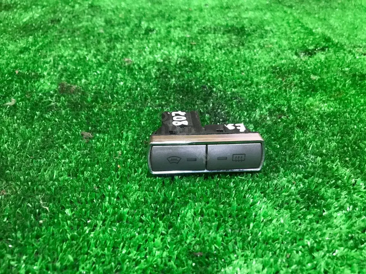 Кнопка обогрева стекла 6M2T18K574AB