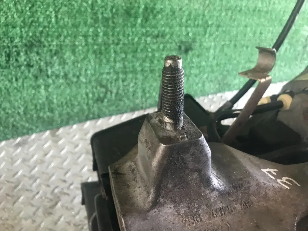 Кронштейн КПП 2S617M125AC