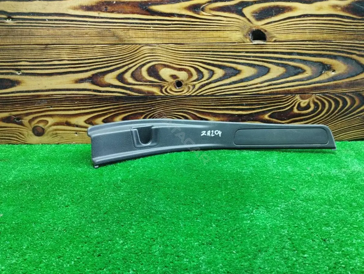 Накладка на порог 94061FG030